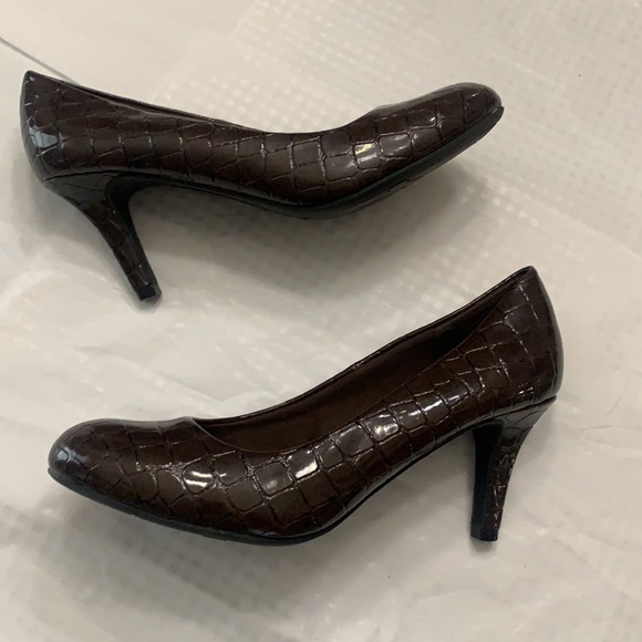 Predictions brown crocodile print heels - Picture 7 of 17